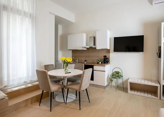Aparthotel Aiello - Citylife 4*